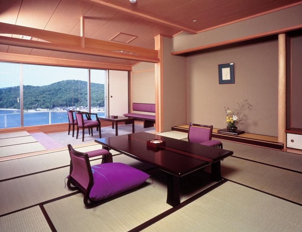 Toba Seaside Hotel Exterior photo