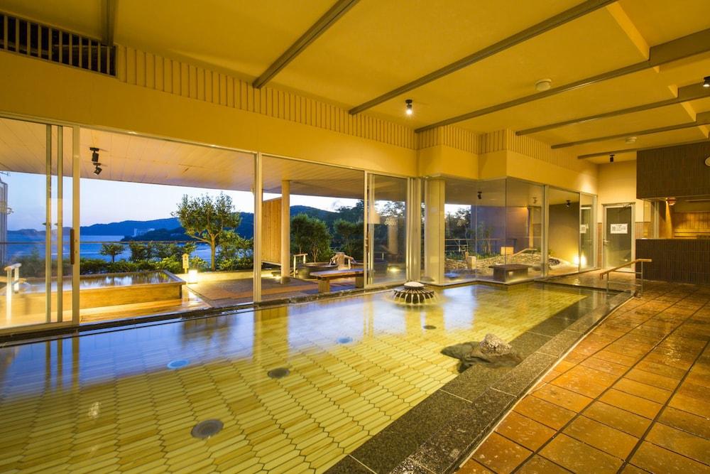 Toba Seaside Hotel Exterior photo