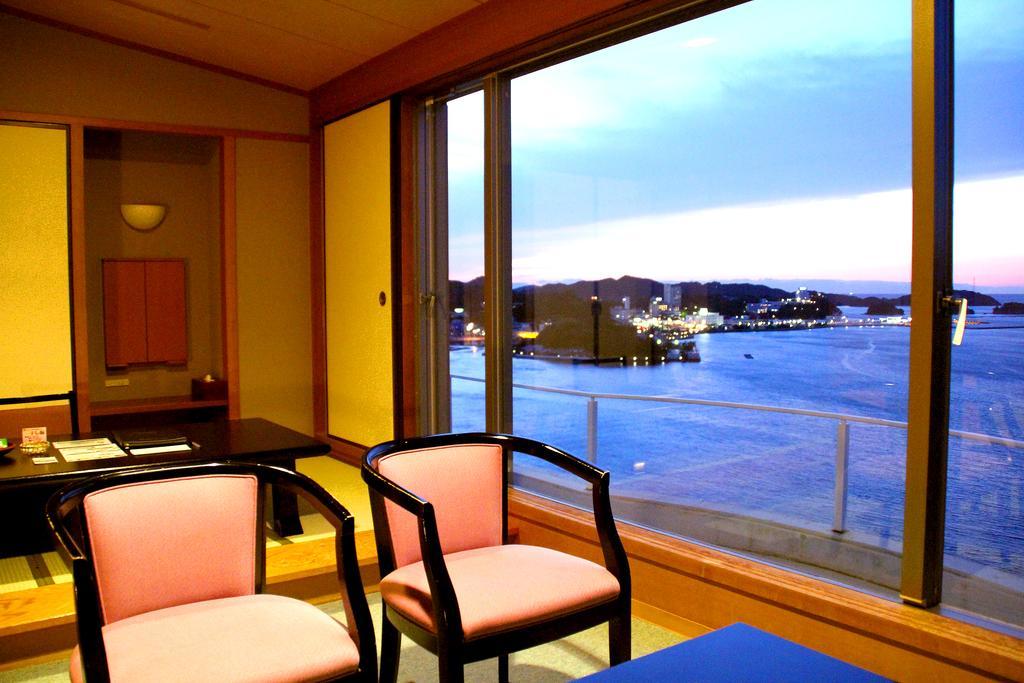 Toba Seaside Hotel Exterior photo