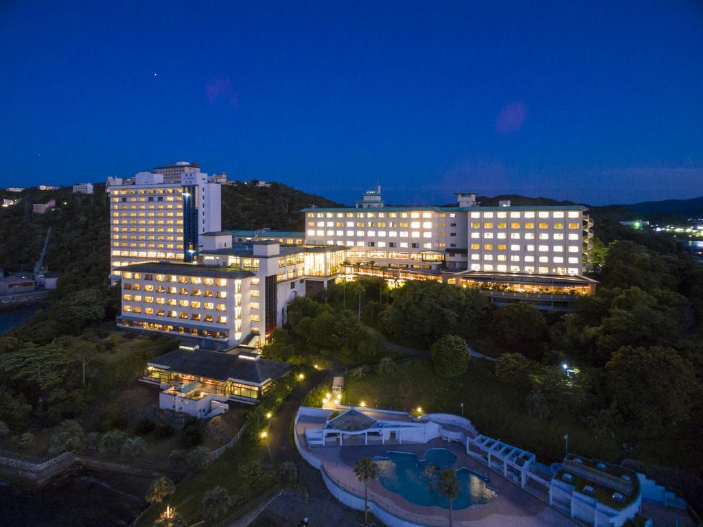 Toba Seaside Hotel Exterior photo